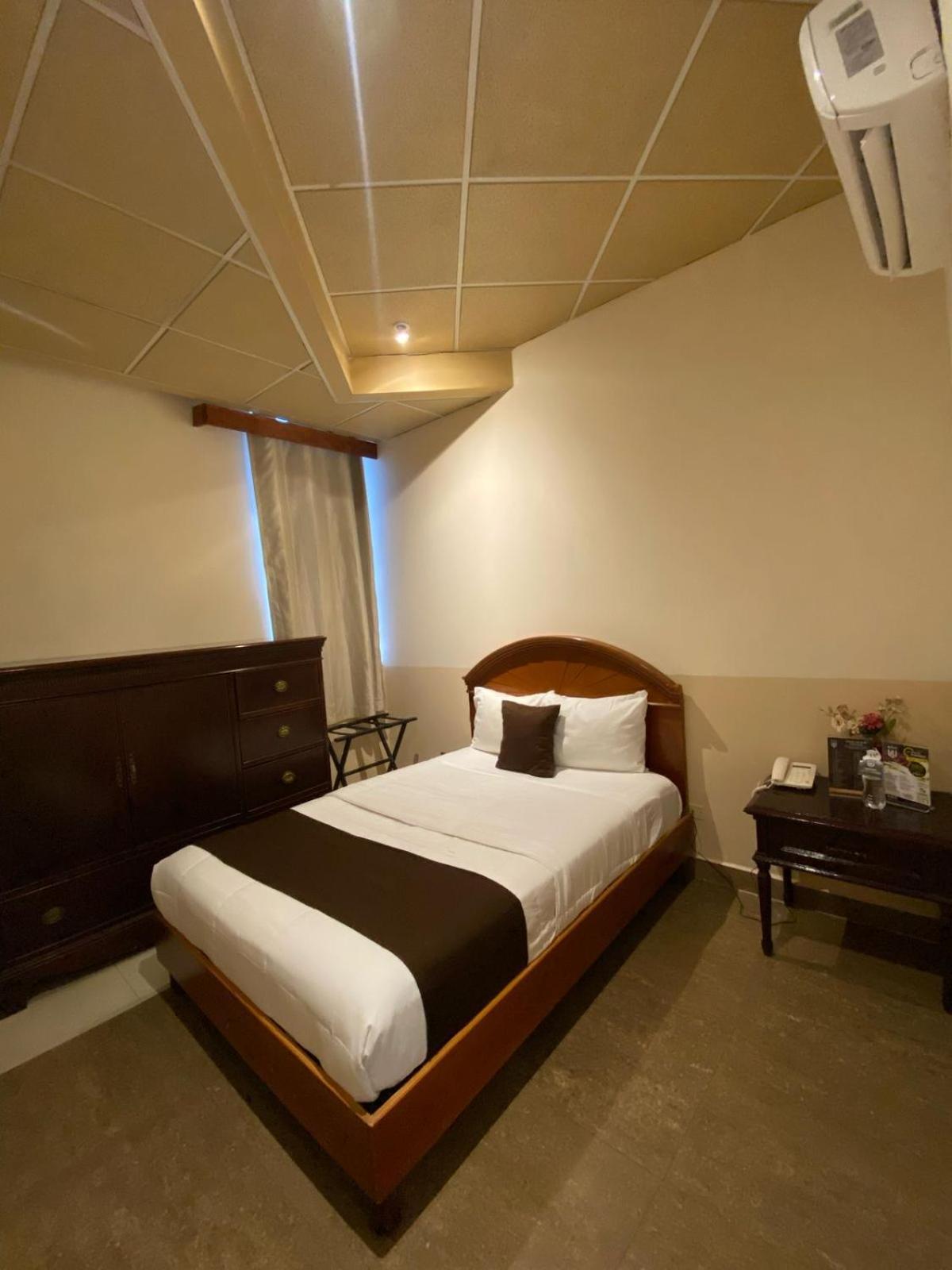 El Regio Hotel Monterrey Luaran gambar